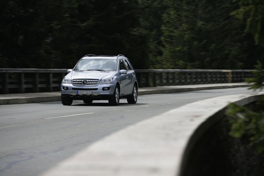  Mercedes-Benz ML-Class 2006 года  (фото 27 из 400)